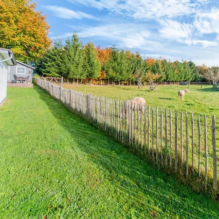 Сasa de vacaciones Charming House With Wellness