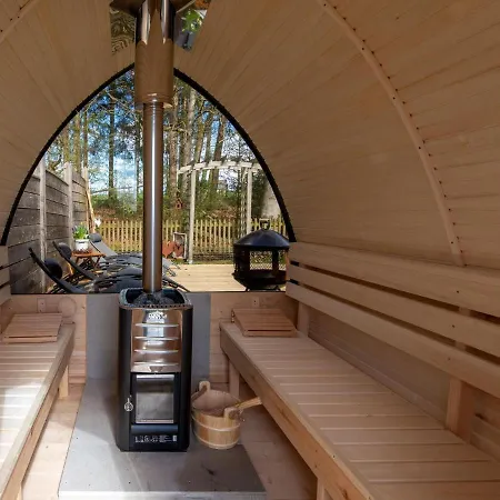 Charming House With Wellness