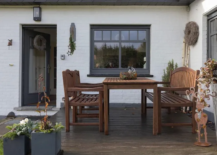 Charming House With Wellness בית נופש *